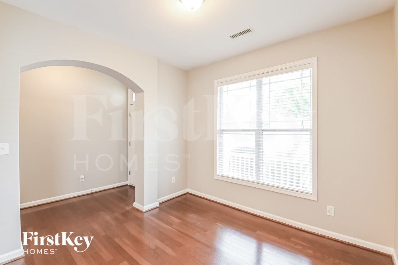 1020 Bridlemine Dr - Photo 2 of 15