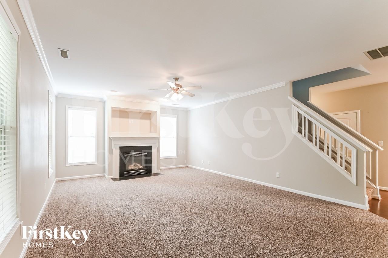 1020 Bridlemine Dr - Photo 3 of 15