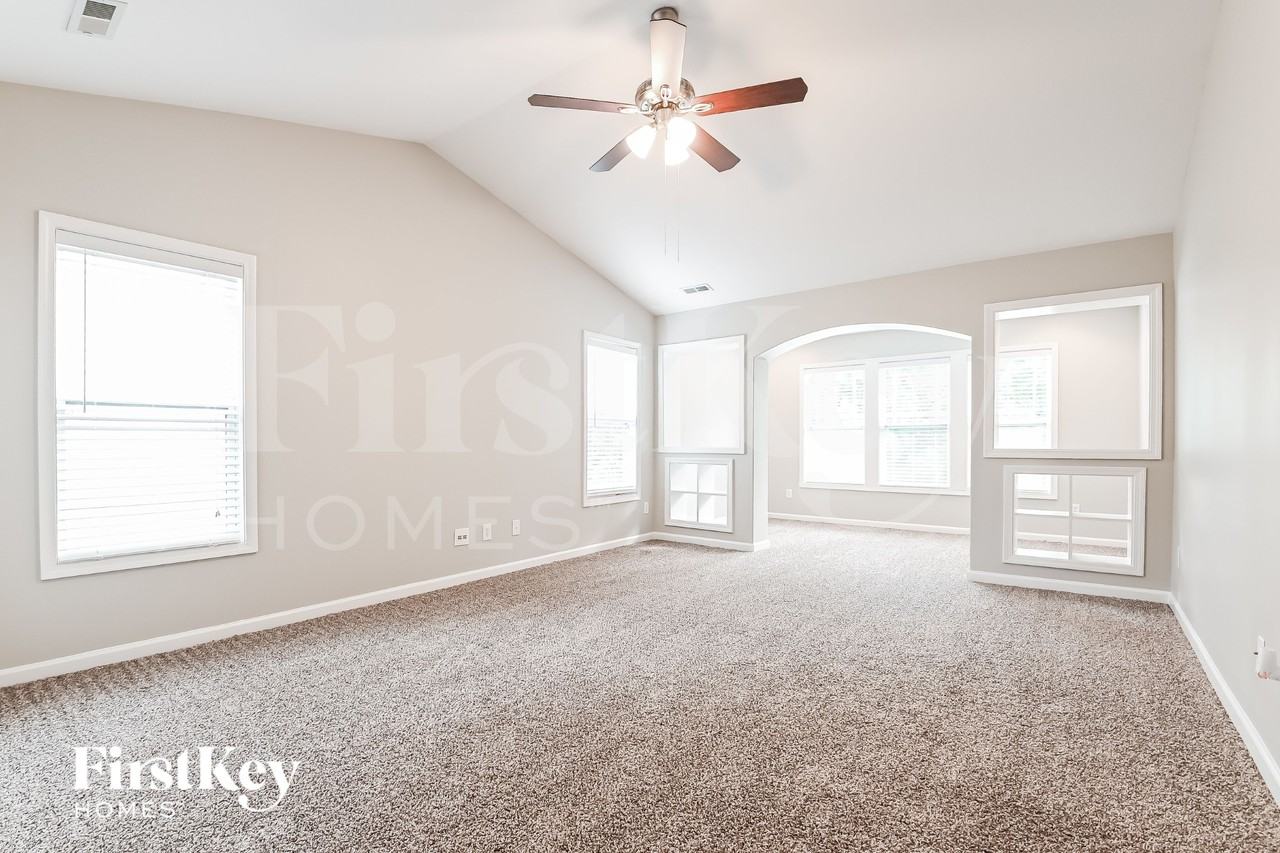 1020 Bridlemine Dr - Photo 6 of 15
