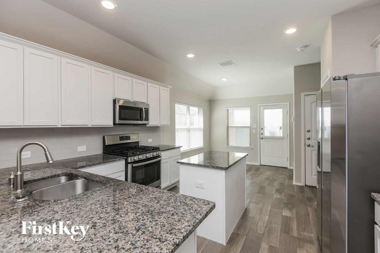 5825 Dew Plant Way - Photo 5 of 15