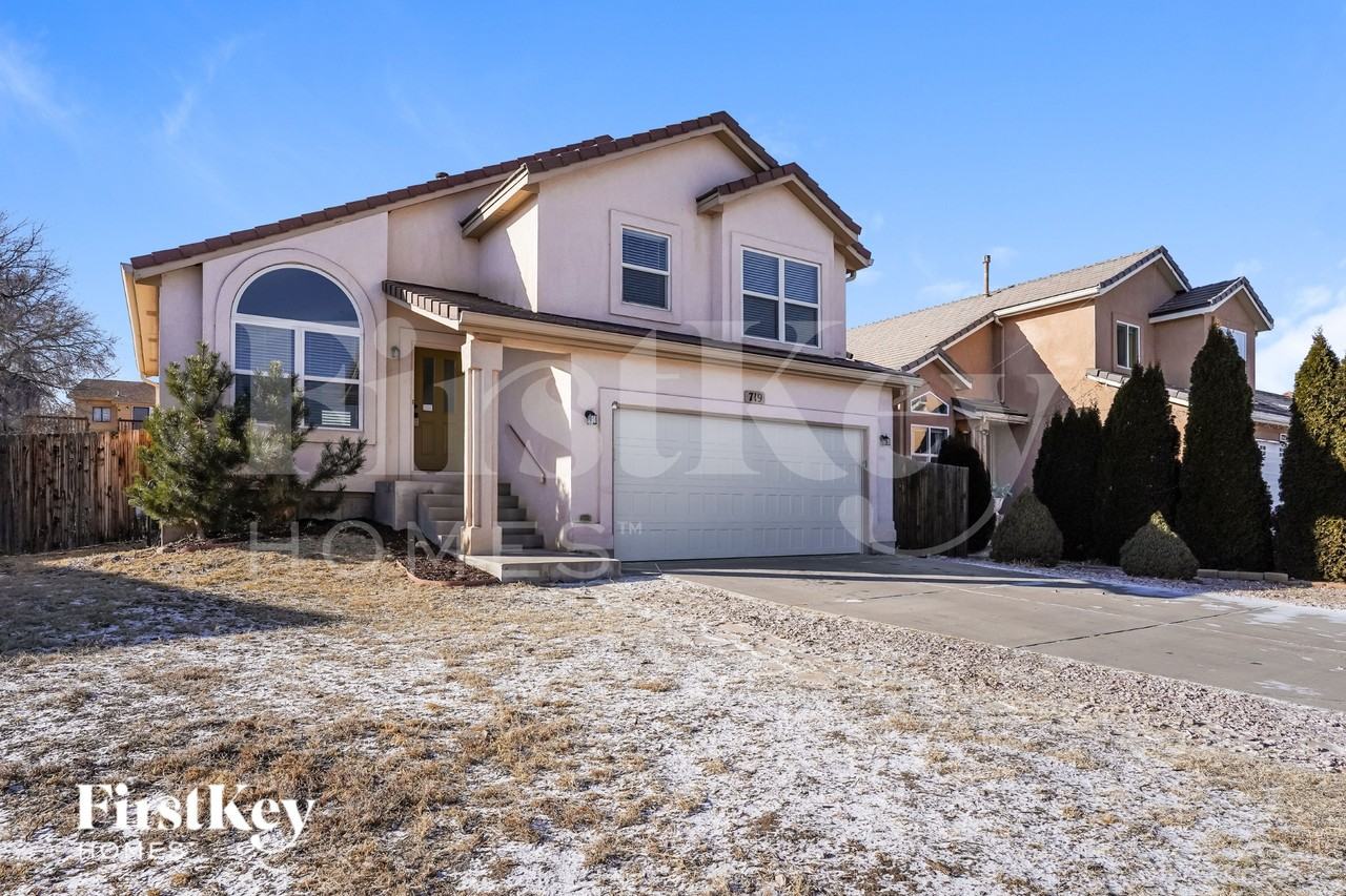 719 Baling Wire Way - Photo 2 of 16