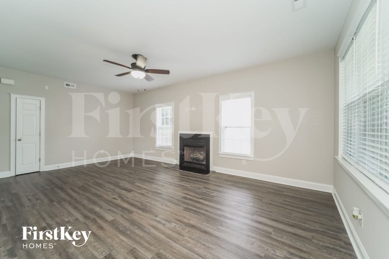 5725 Coopers Ridge Ln - Photo 4 of 15