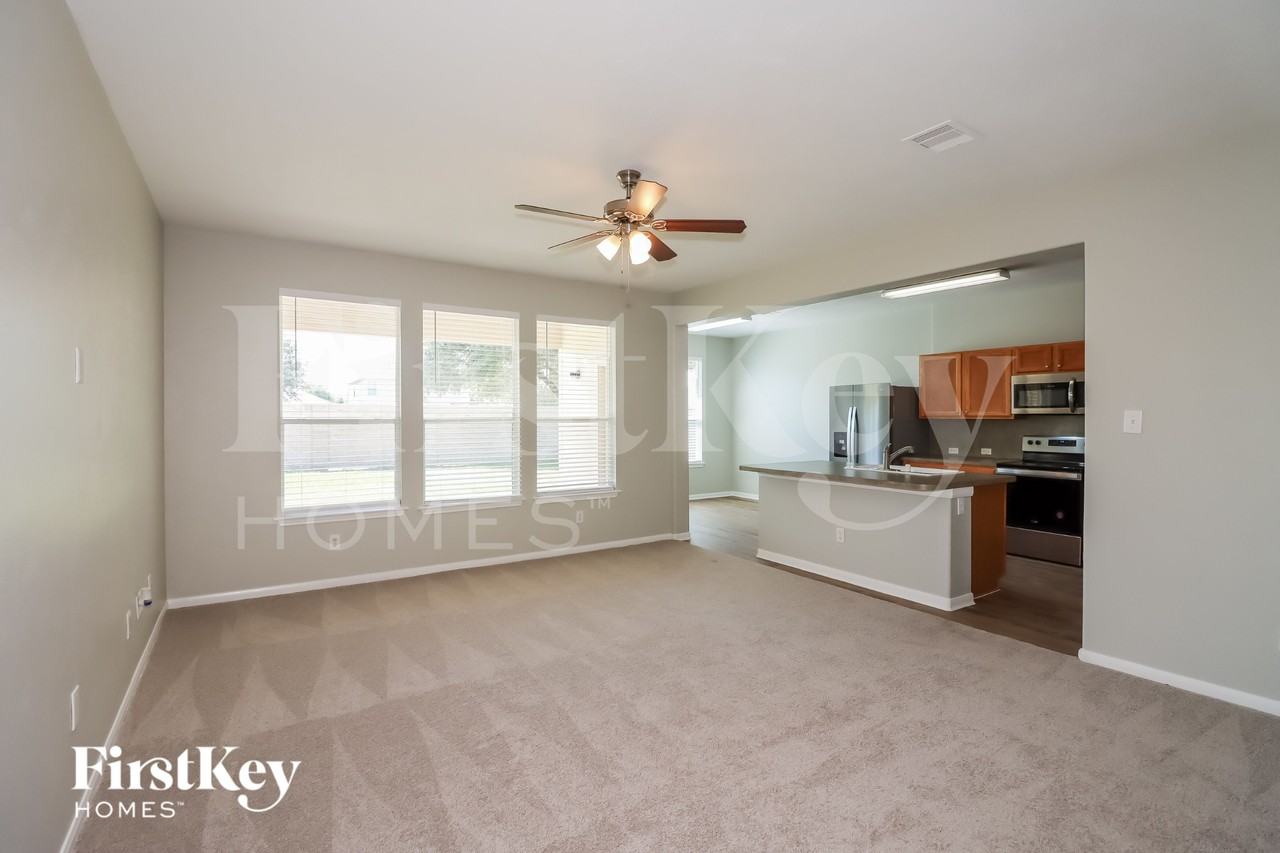 11319 Sandermeyer Dr - Photo 3 of 15