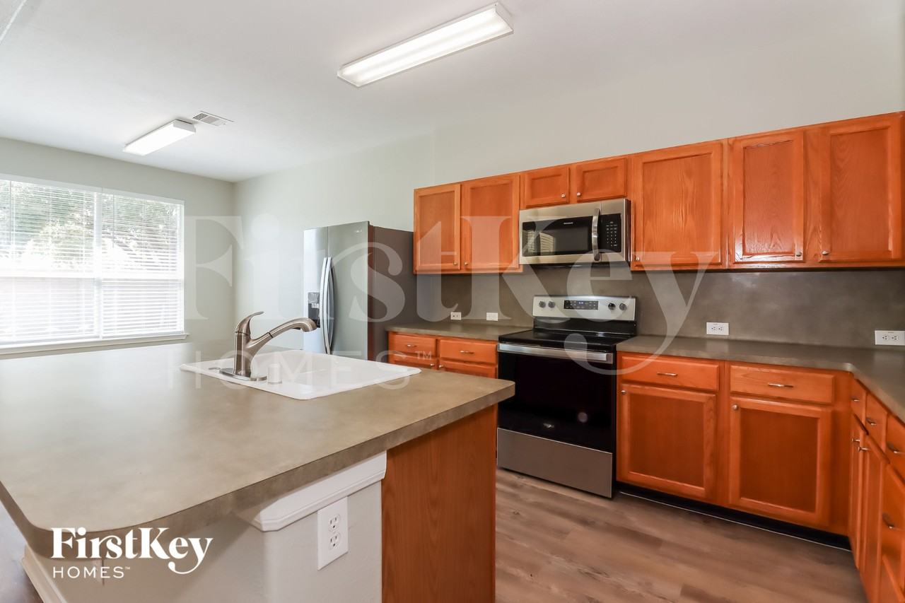 11319 Sandermeyer Dr - Photo 5 of 15