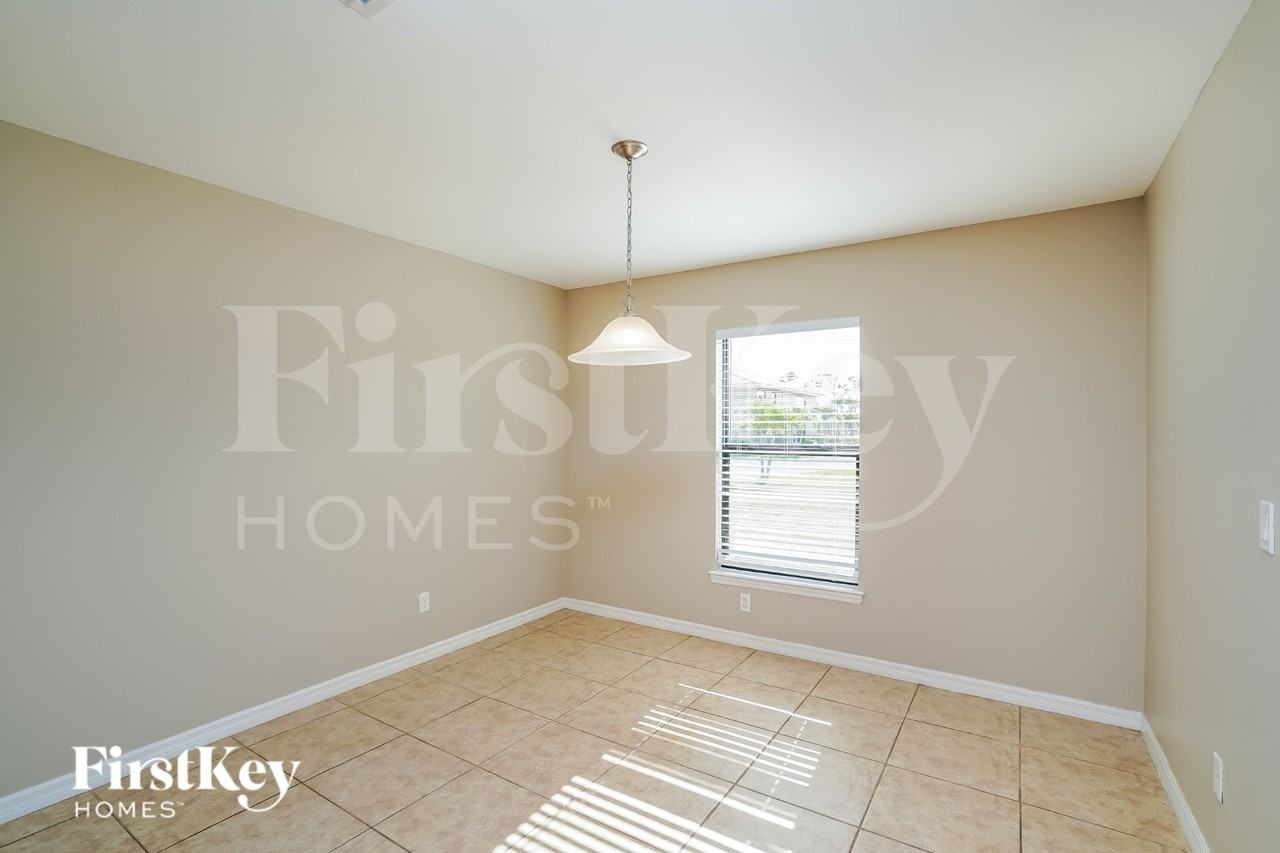 2203 Sw 11th Ct - Photo 5 of 15