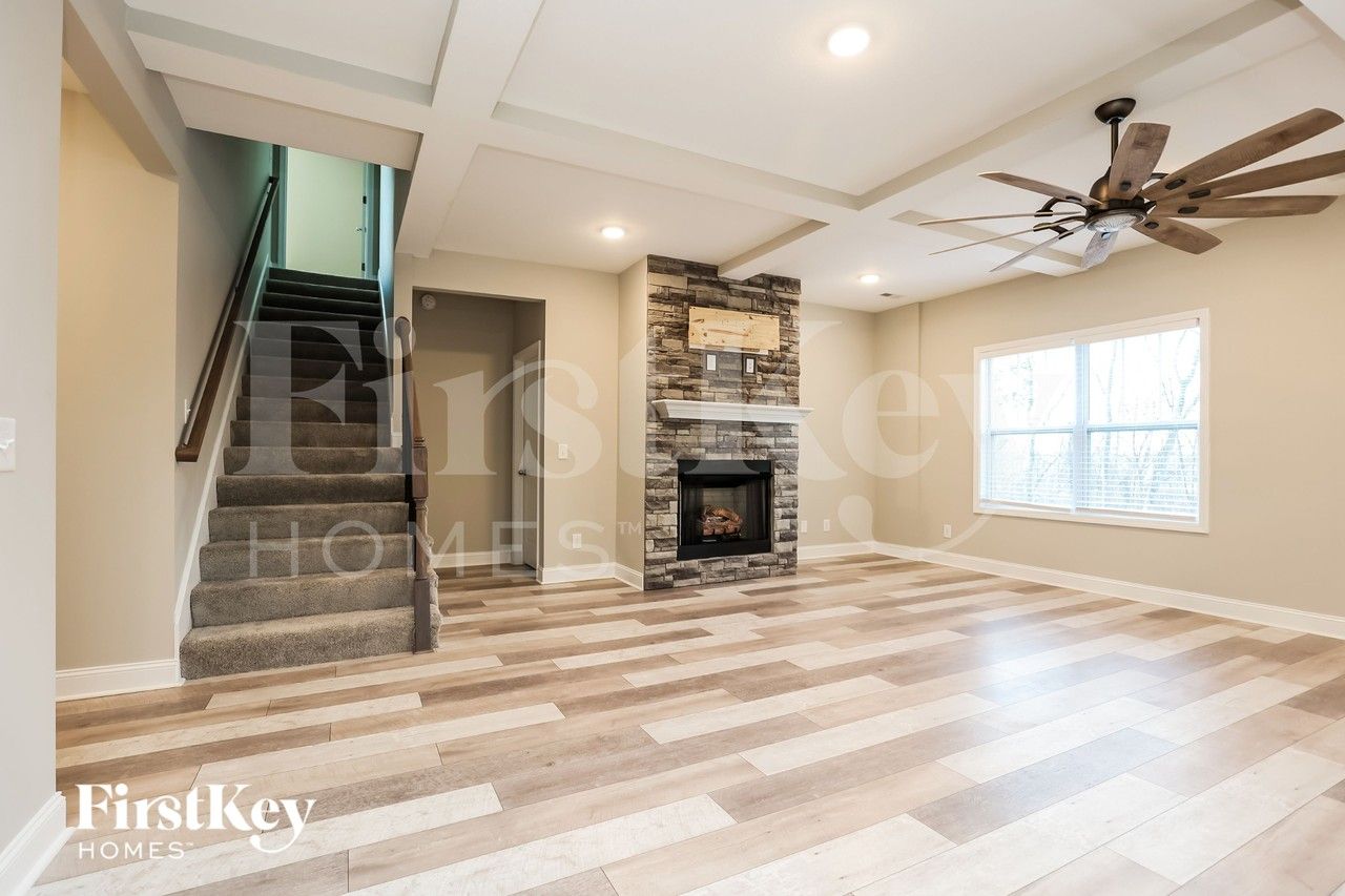 1136 Eagles Nest Ln - Photo 2 of 15