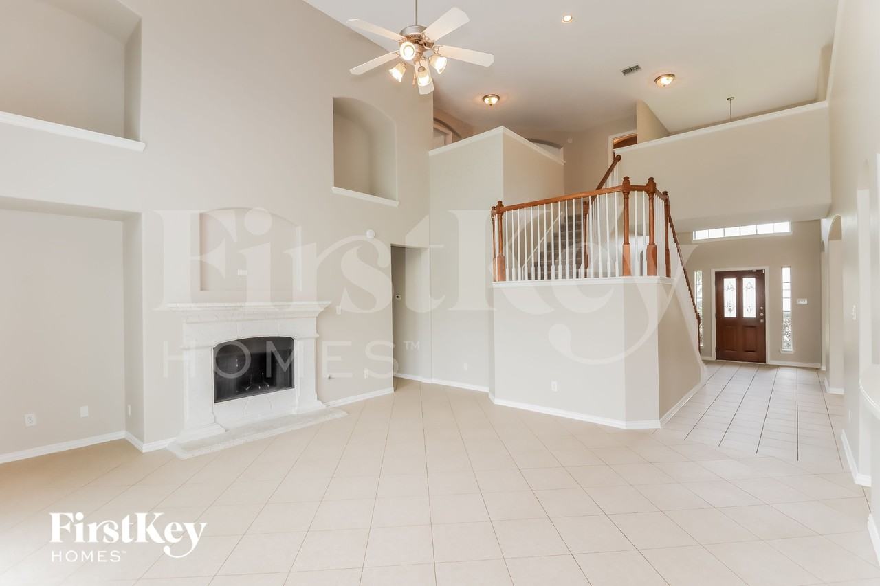 13206 Indigo Creek Ln - Photo 4 of 15