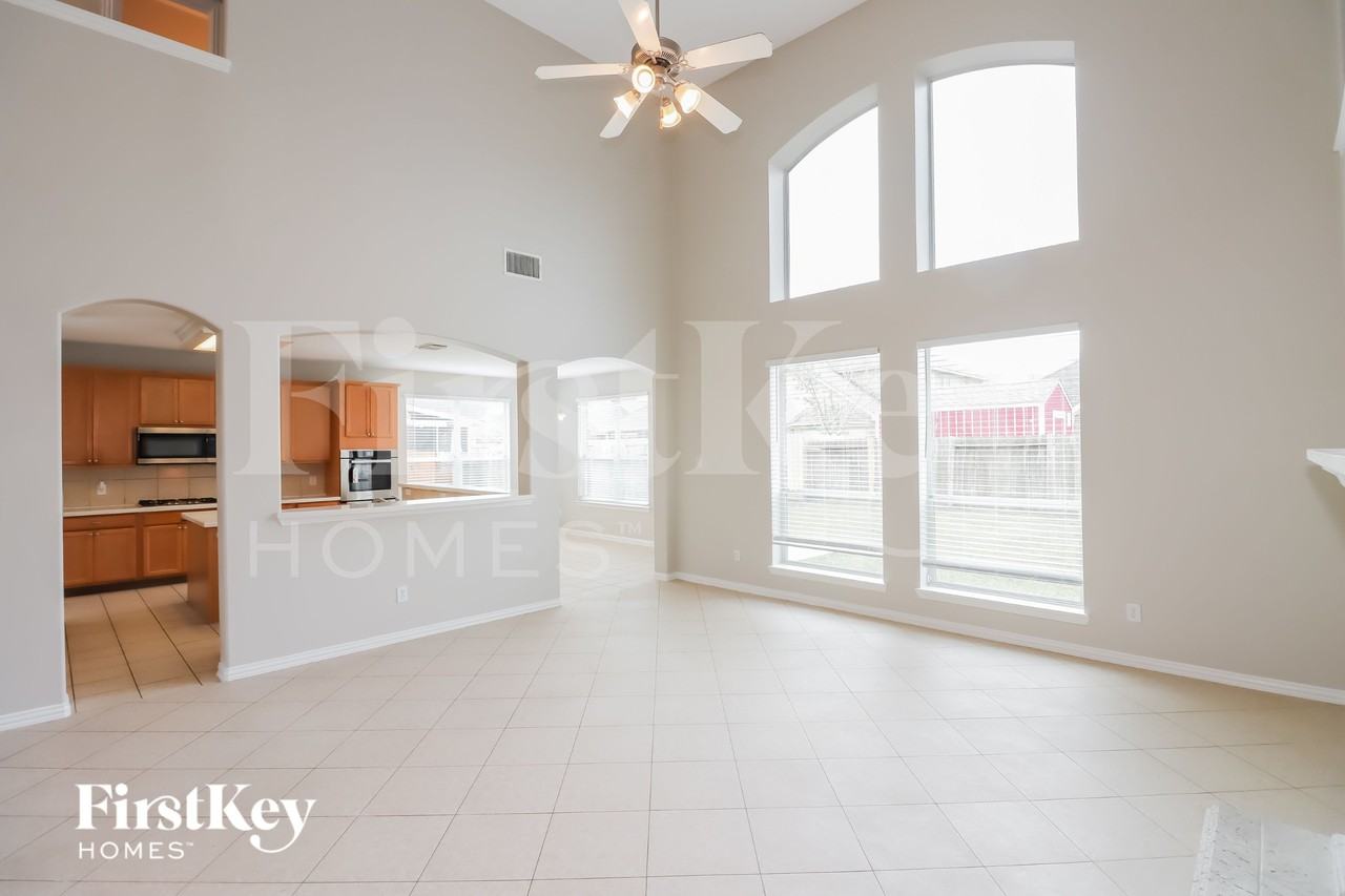 13206 Indigo Creek Ln - Photo 5 of 15