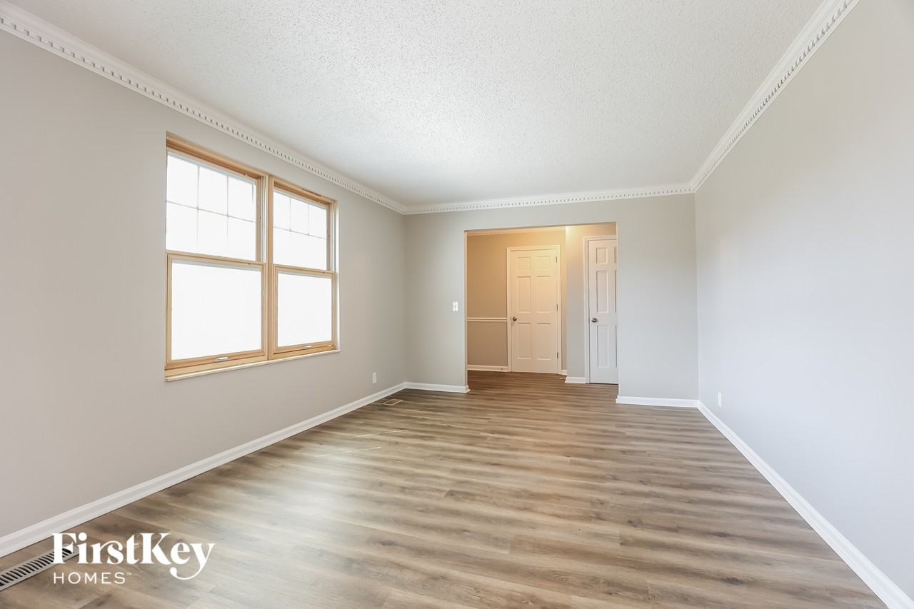 3504 Wood Bridge Dr - Photo 3 of 15