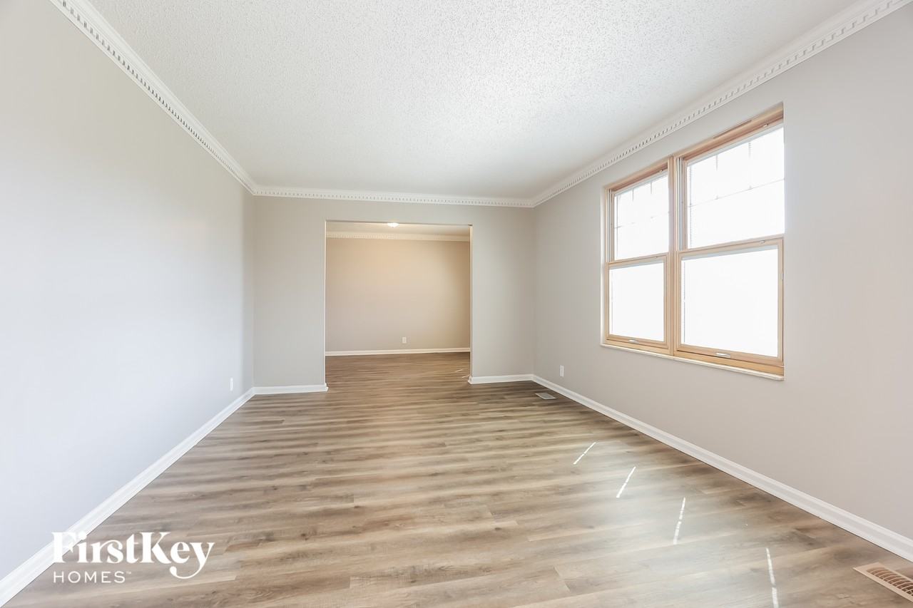 3504 Wood Bridge Dr - Photo 4 of 15