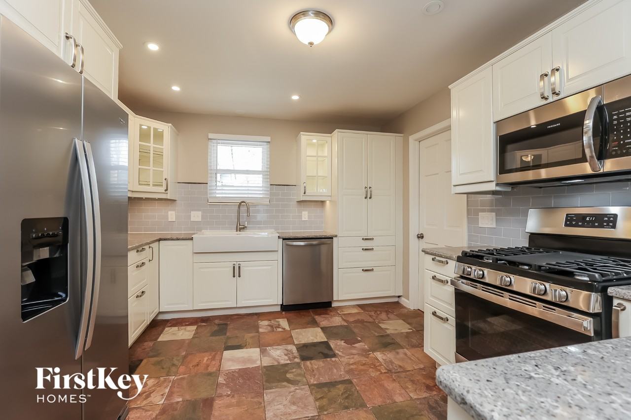 3504 Wood Bridge Dr - Photo 6 of 15