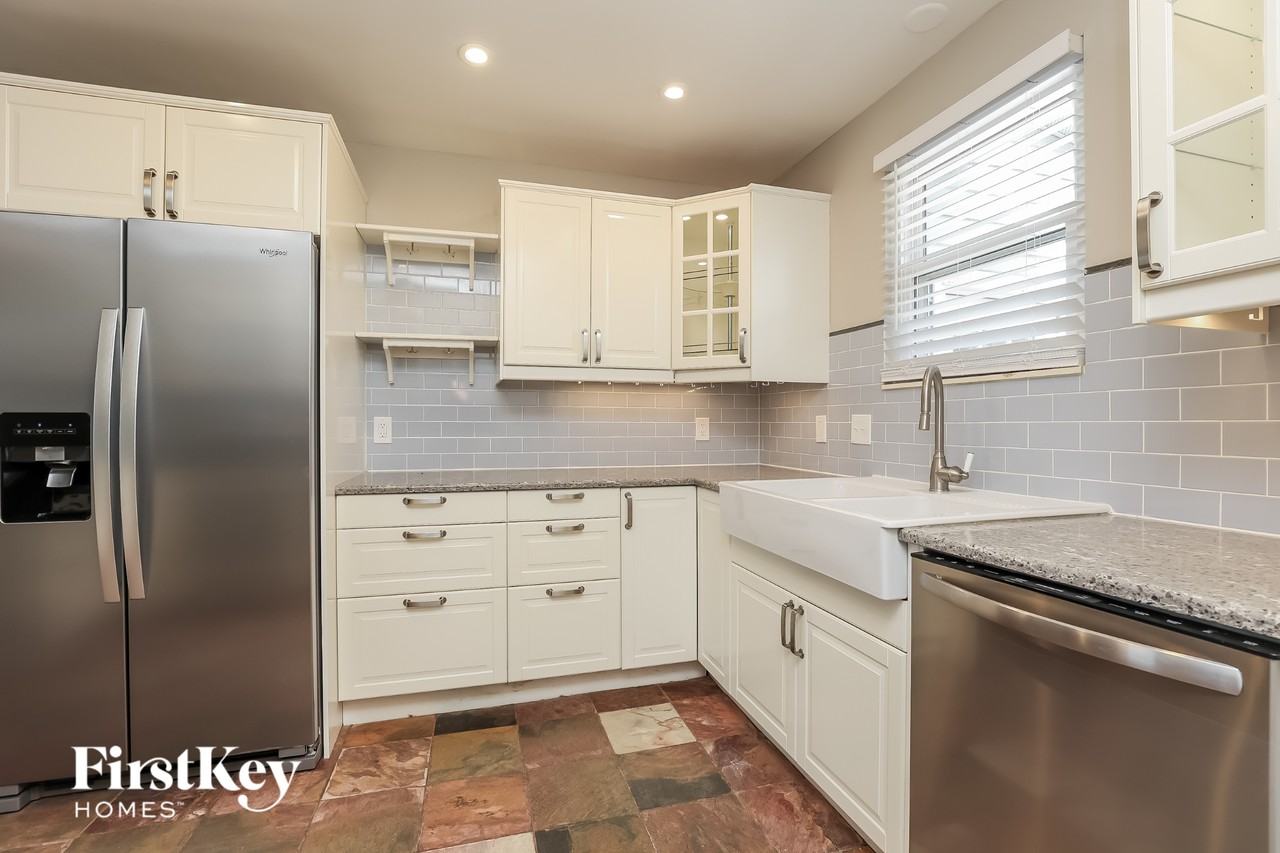 3504 Wood Bridge Dr - Photo 7 of 15