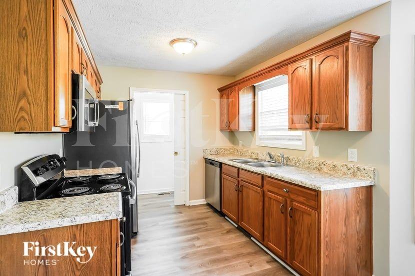 6009 Pleasant Hill Dr - Photo 5 of 16