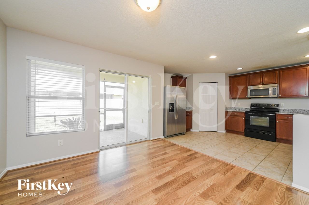 1560 Nature Trl - Photo 6 of 19
