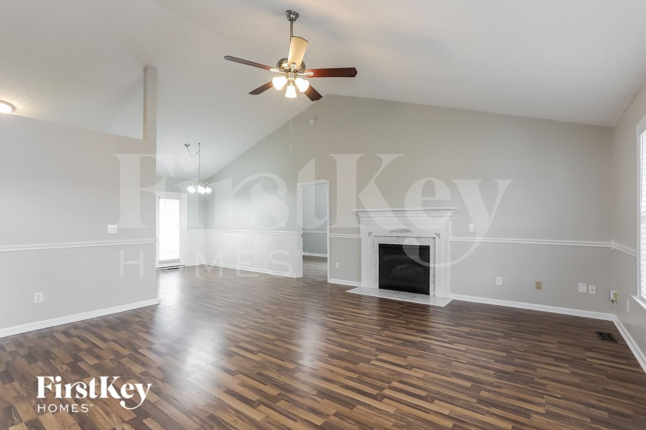 132 Mary Ln - Photo 3 of 15