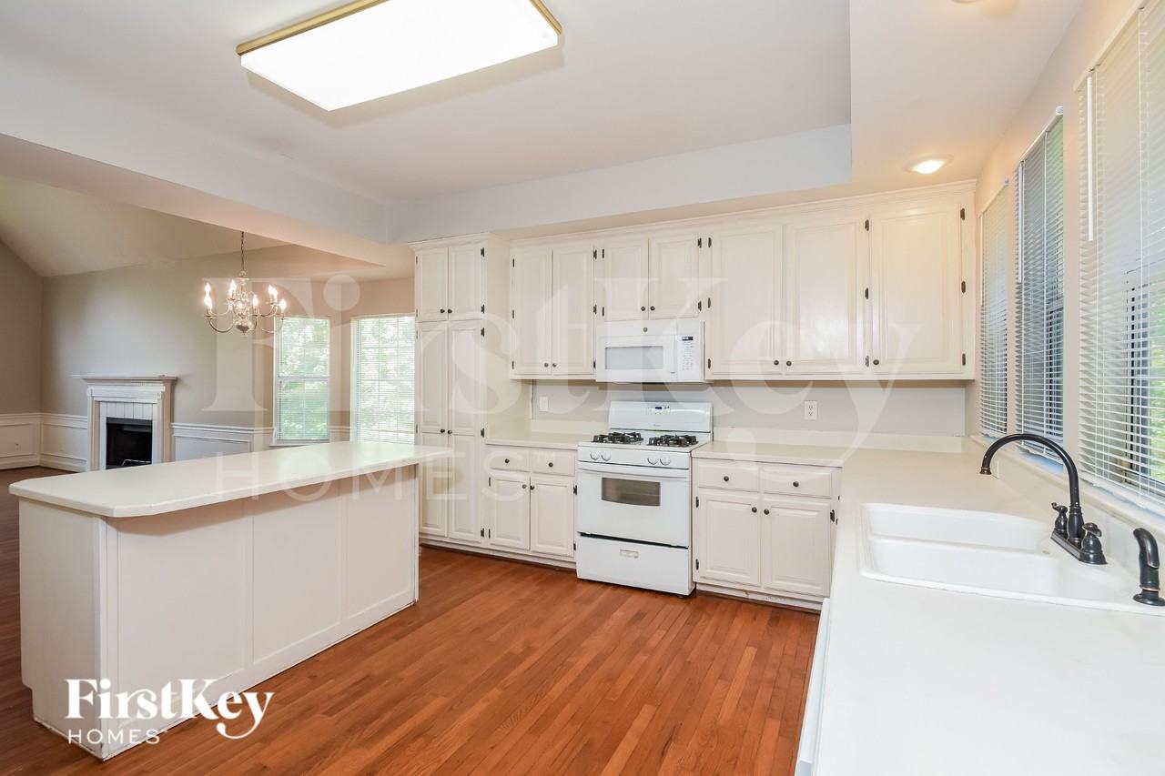 9240 Charlton Pl - Photo 6 of 16