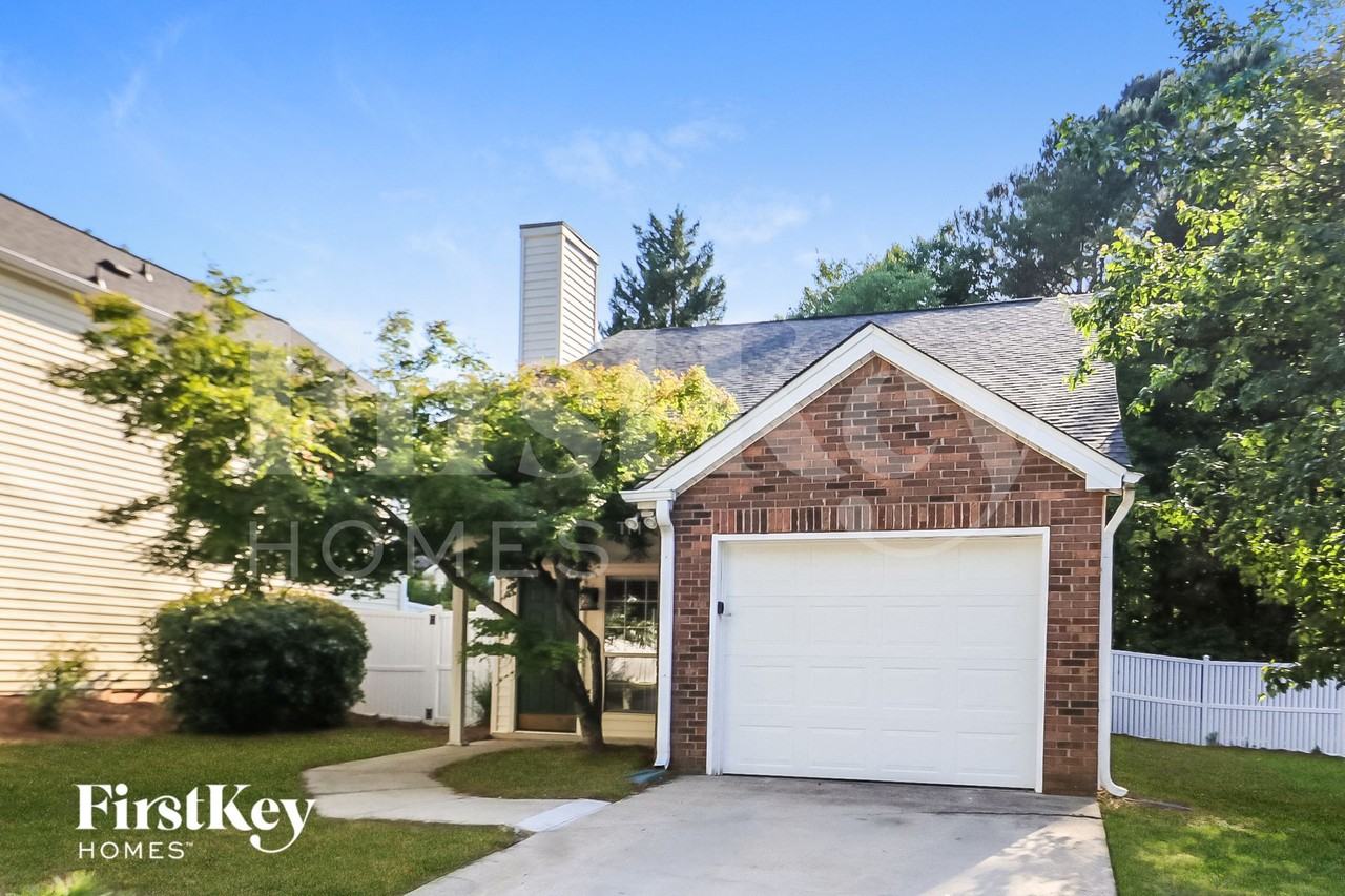 680 Crossbridge Aly