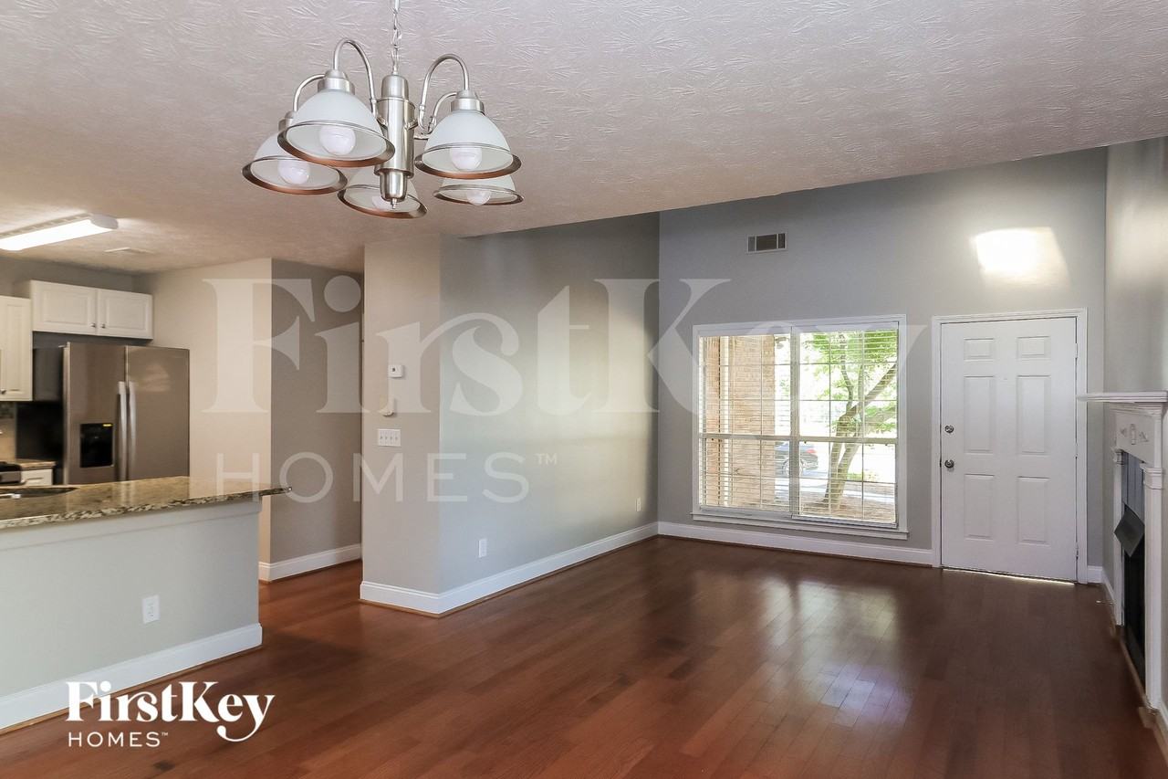 680 Crossbridge Aly - Photo 6 of 15