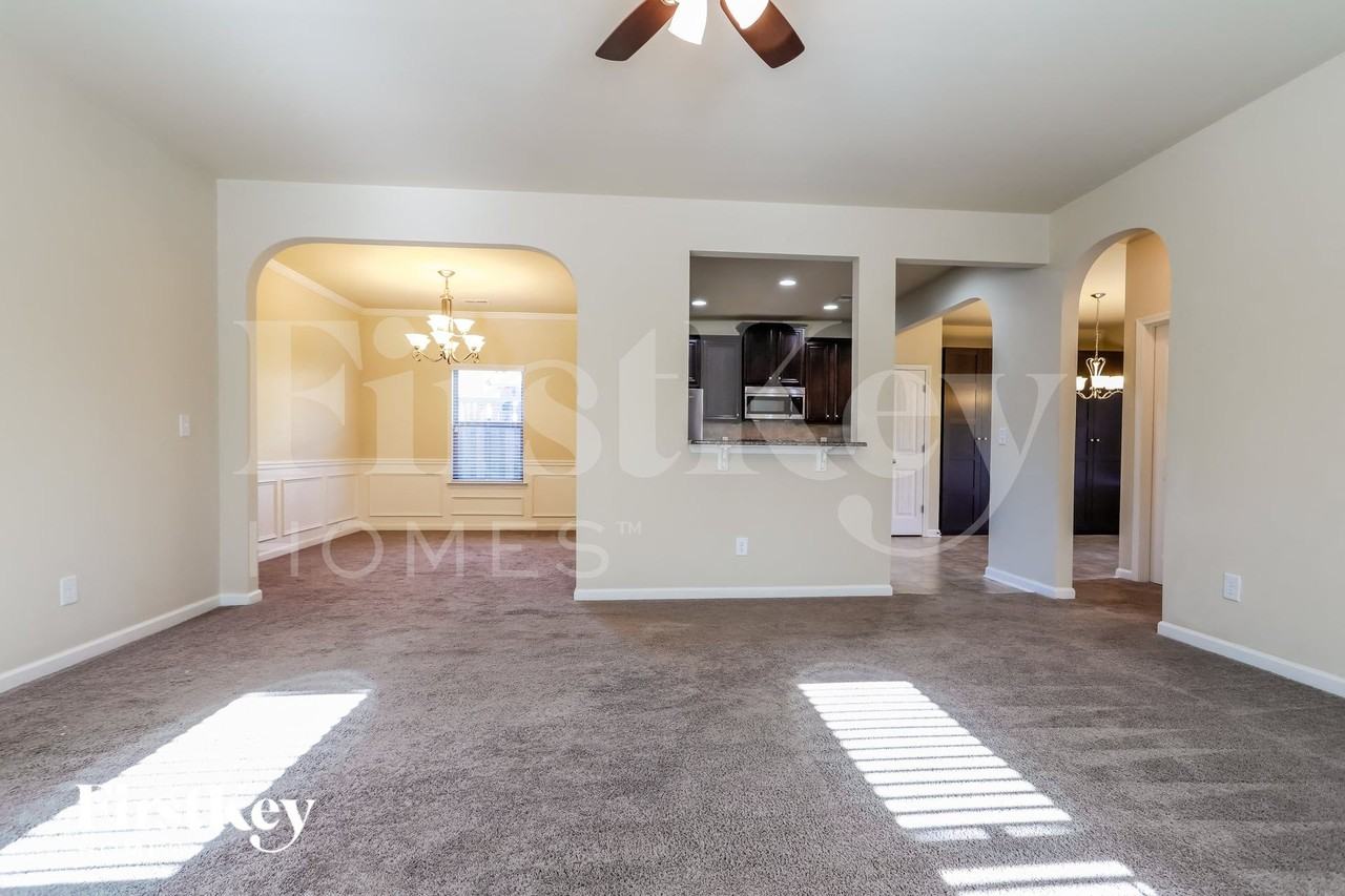 6013 Cloverfield Way - Photo 2 of 15