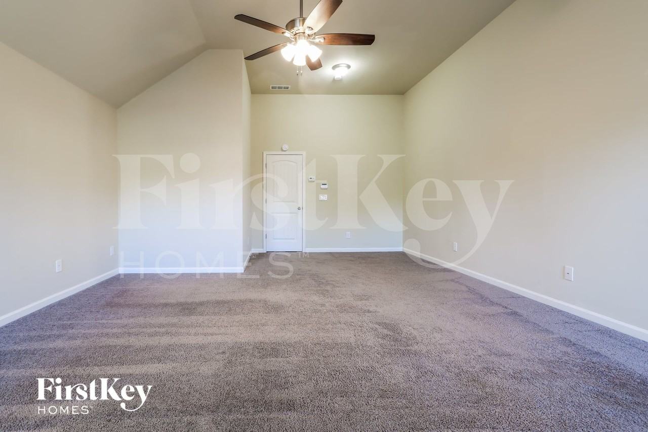 6013 Cloverfield Way - Photo 6 of 15