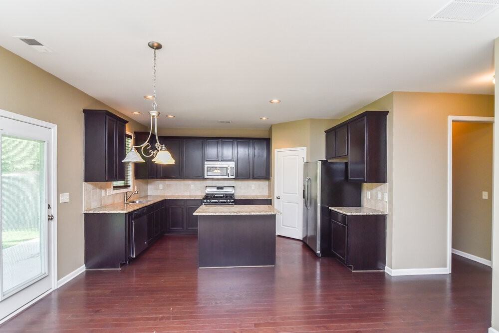 1694 Maplecliff Way - Photo 6 of 17