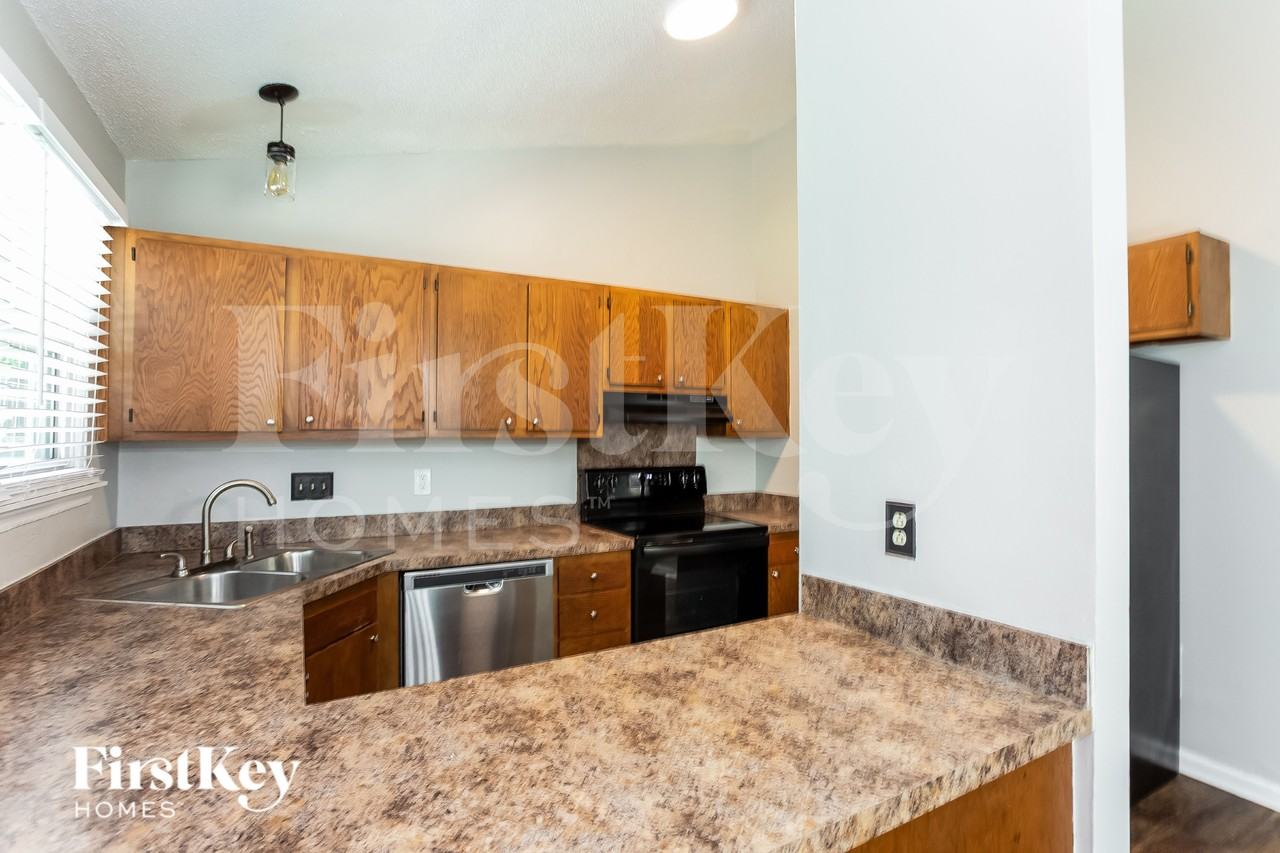 7938 Lindfield Ct - Photo 7 of 19