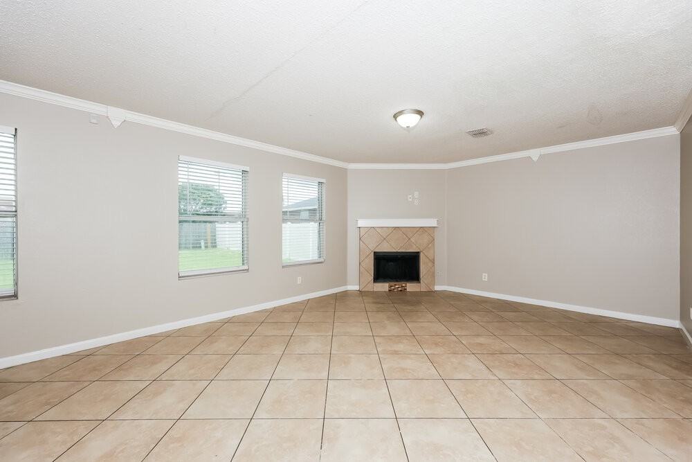 3115 Teodoro Dr - Photo 4 of 17