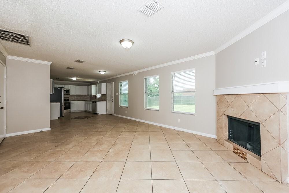 3115 Teodoro Dr - Photo 5 of 17