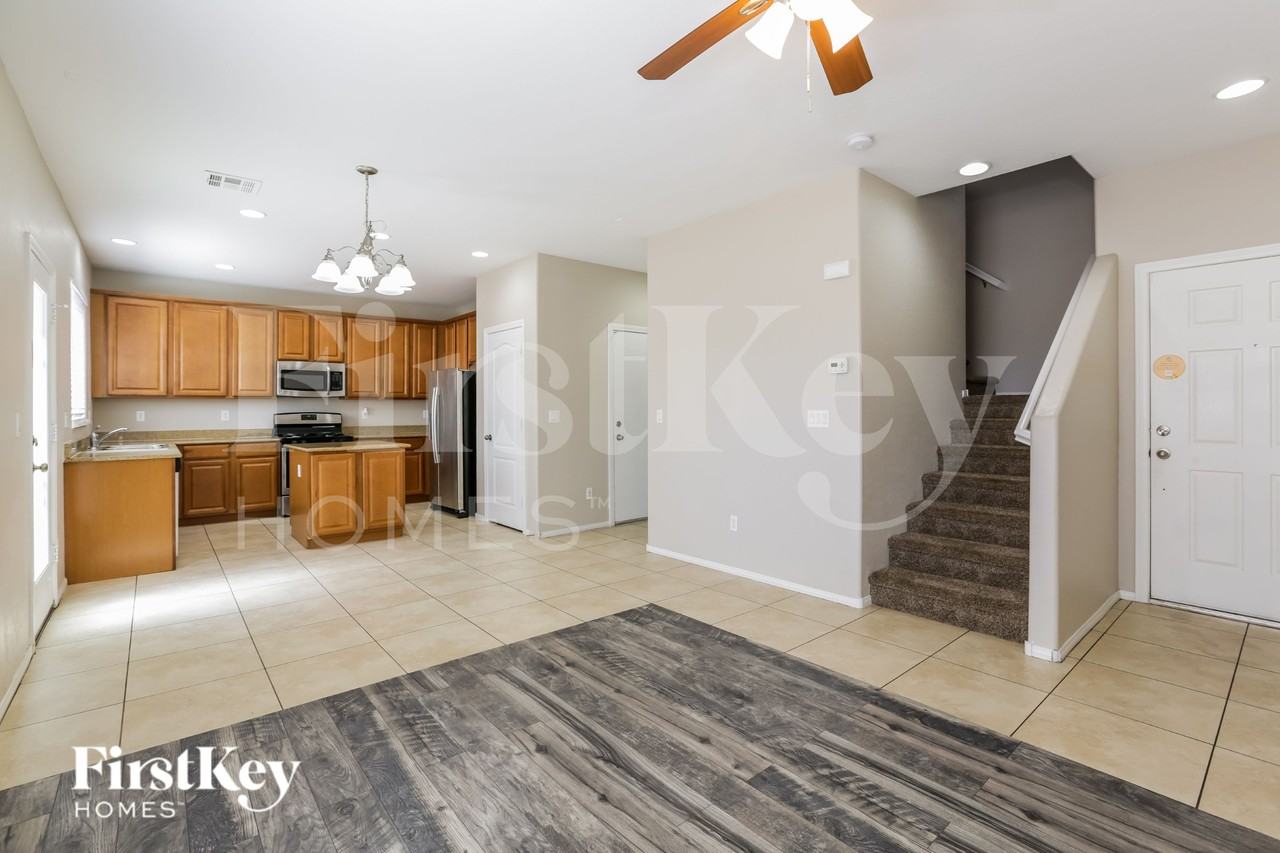 677 Calamus Palm Pl - Photo 4 of 16