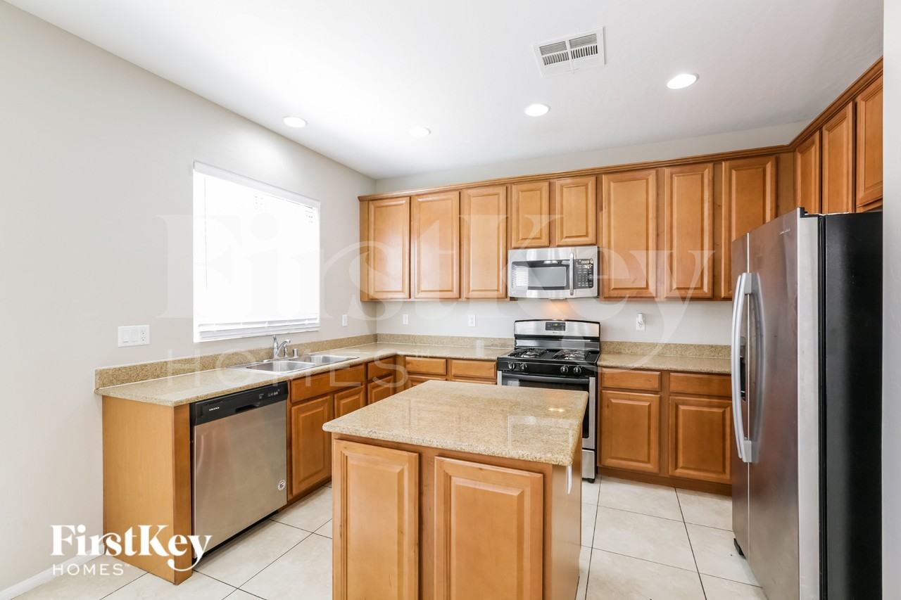 677 Calamus Palm Pl - Photo 5 of 16
