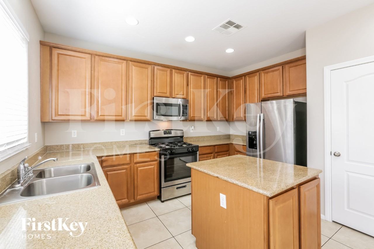 677 Calamus Palm Pl - Photo 6 of 16