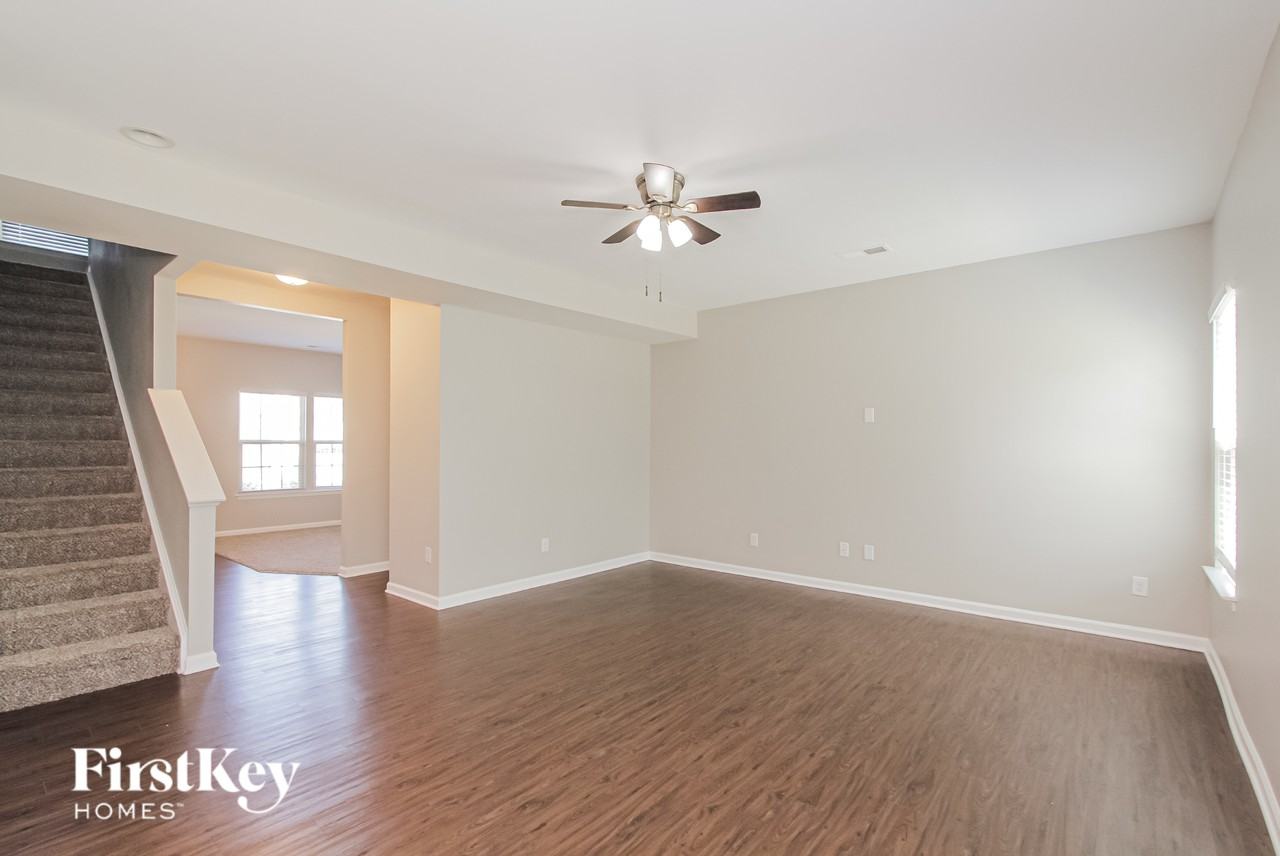 717 Rosegate Dr - Photo 5 of 15