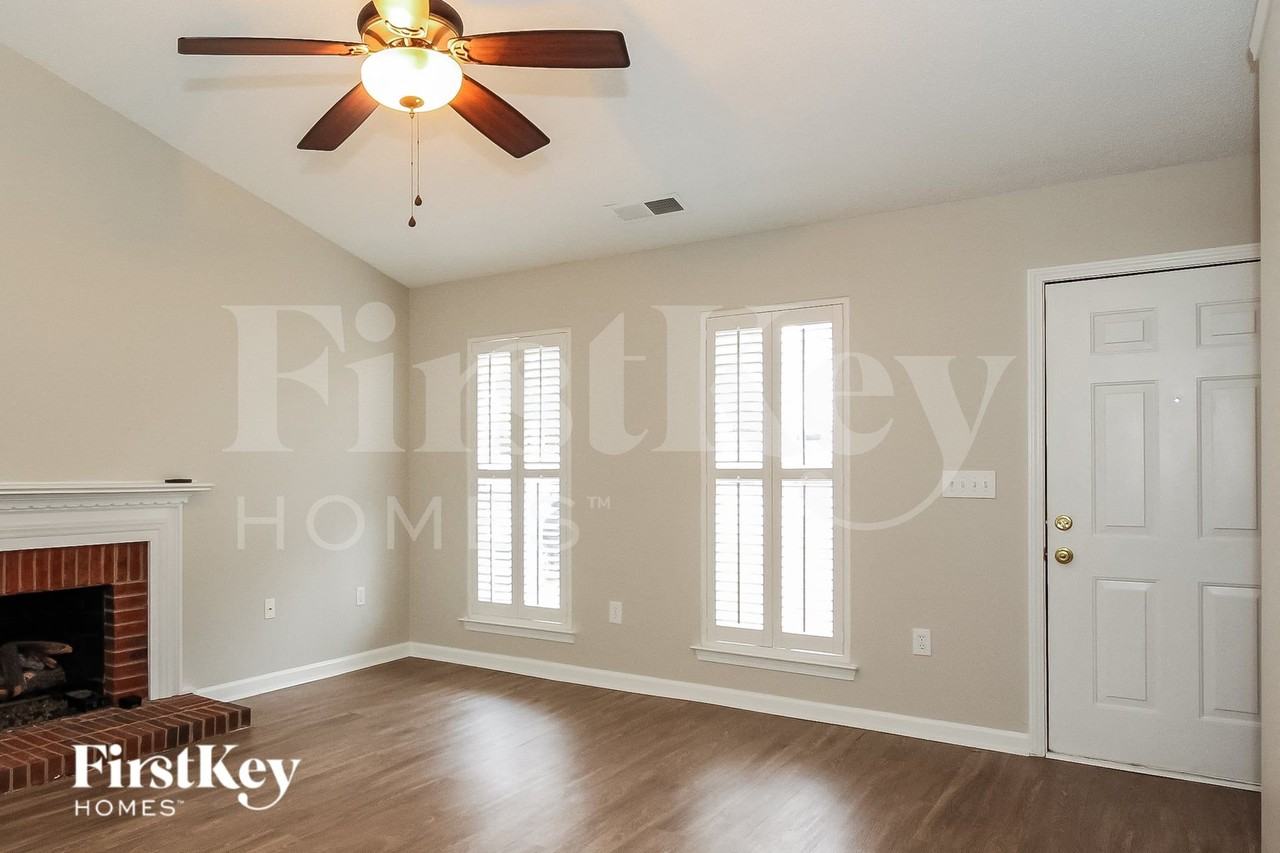 16126 Amber Field Dr - Photo 3 of 14
