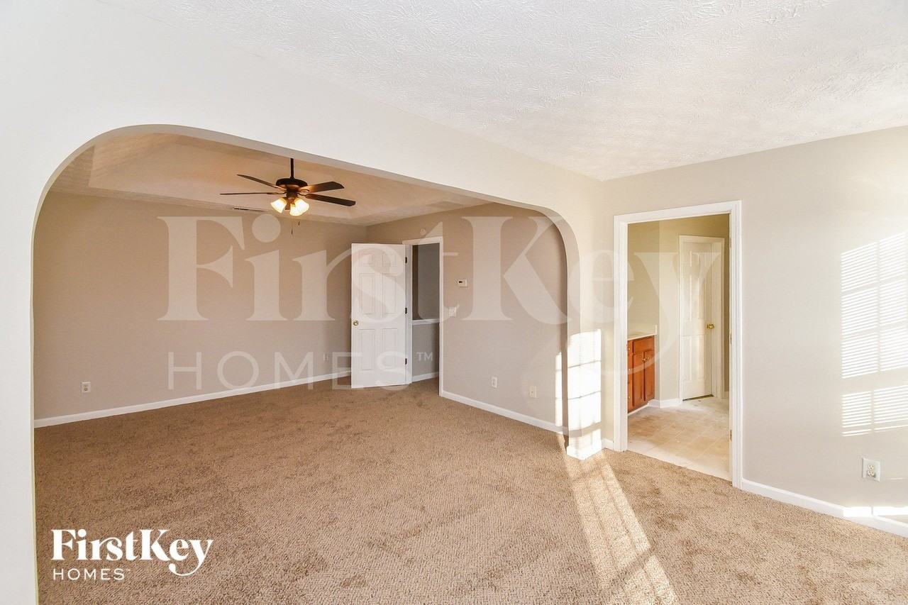 74 Mattie Ln - Photo 2 of 13