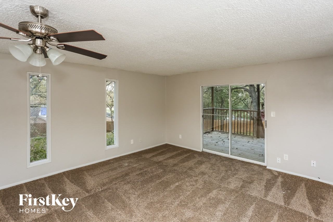9125 Shawnee Trl - Photo 2 of 15