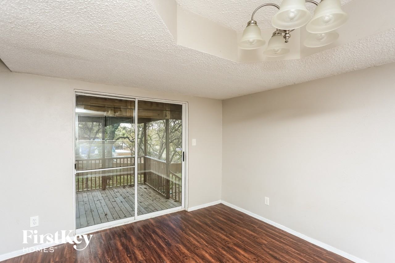 9125 Shawnee Trl - Photo 4 of 15
