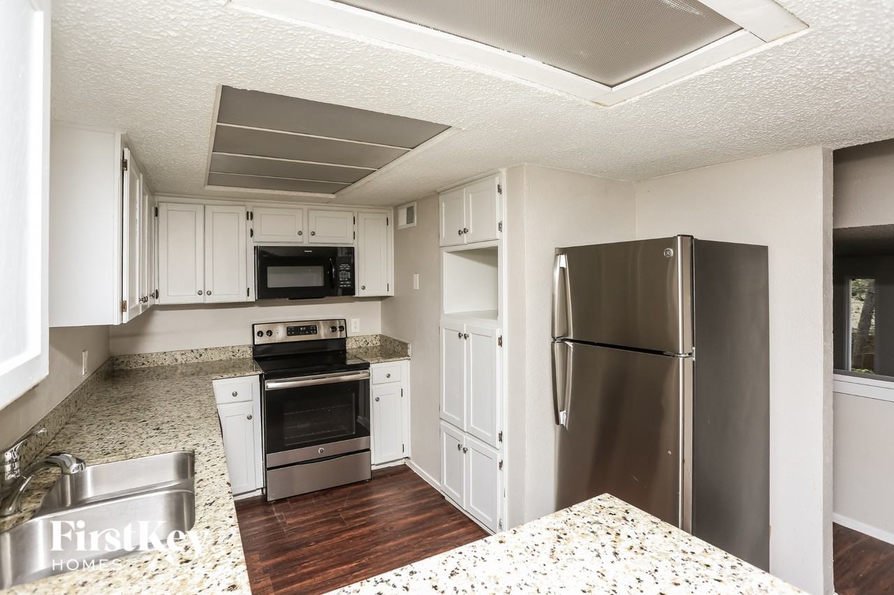 9125 Shawnee Trl - Photo 6 of 15