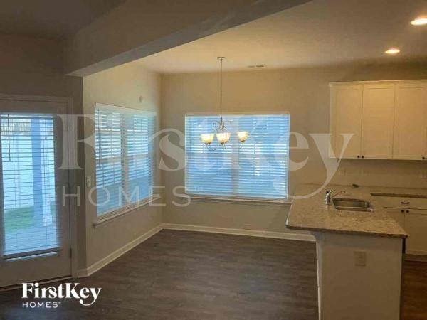 18 Samuel Way Nw - Photo 3 of 12