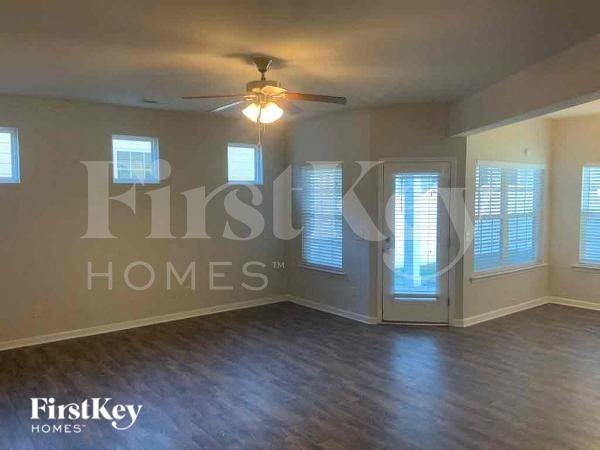 18 Samuel Way Nw - Photo 4 of 12
