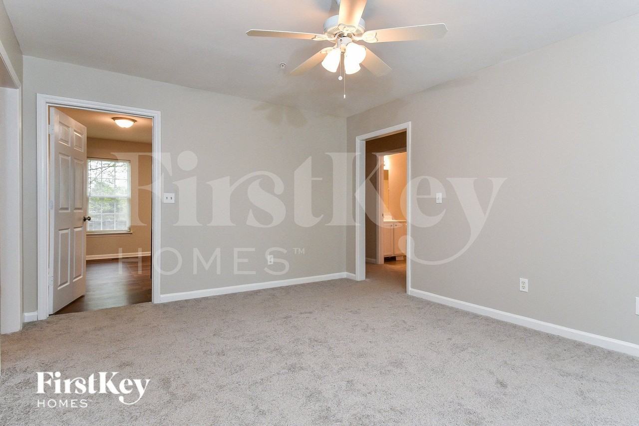 203 Bingham St - Photo 3 of 15