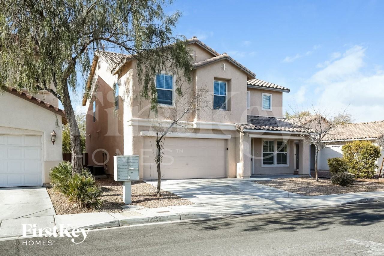 8321 Vickers Canyon St - Photo 2 of 15