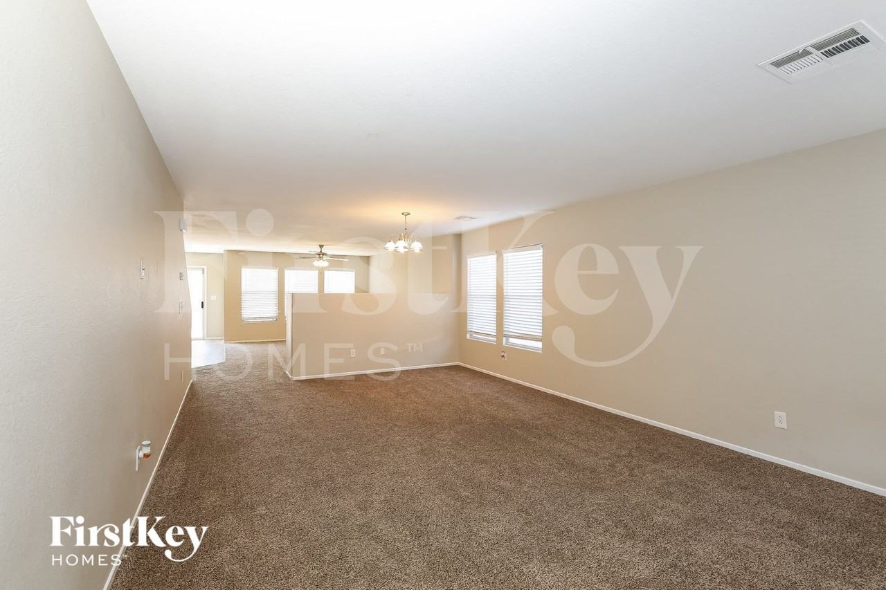 8321 Vickers Canyon St - Photo 4 of 15