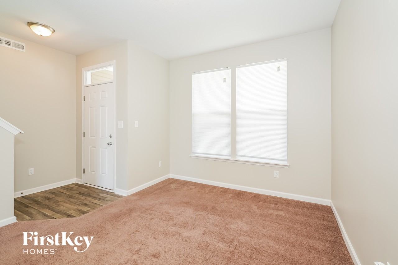 7847 Danube St - Photo 2 of 15