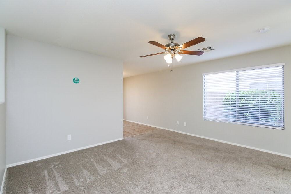 10602 W Rosewood Dr - Photo 5 of 16