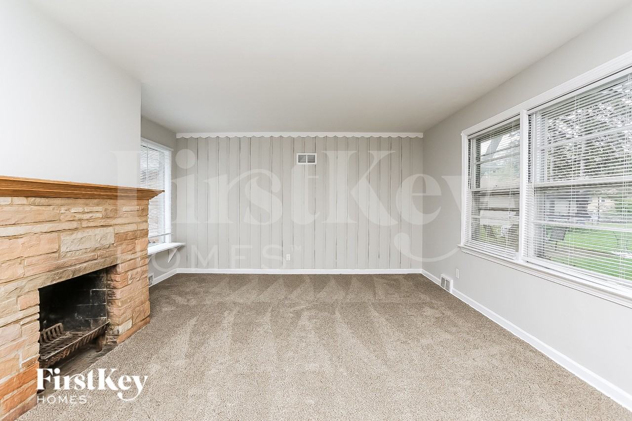 610 N Martin Ave - Photo 4 of 16