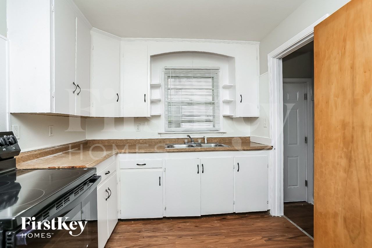 610 N Martin Ave - Photo 6 of 16