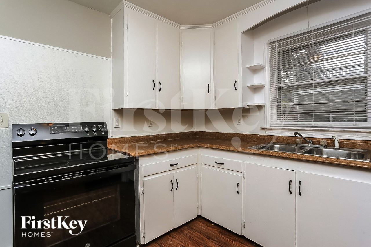 610 N Martin Ave - Photo 7 of 16