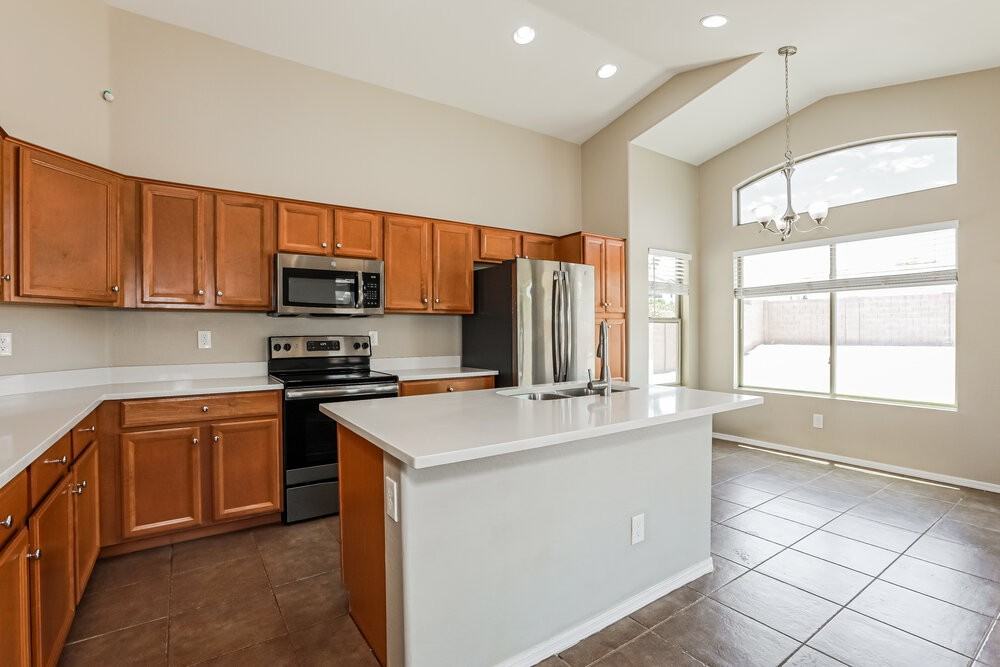 2049 W Gold Mine Way - Photo 7 of 16
