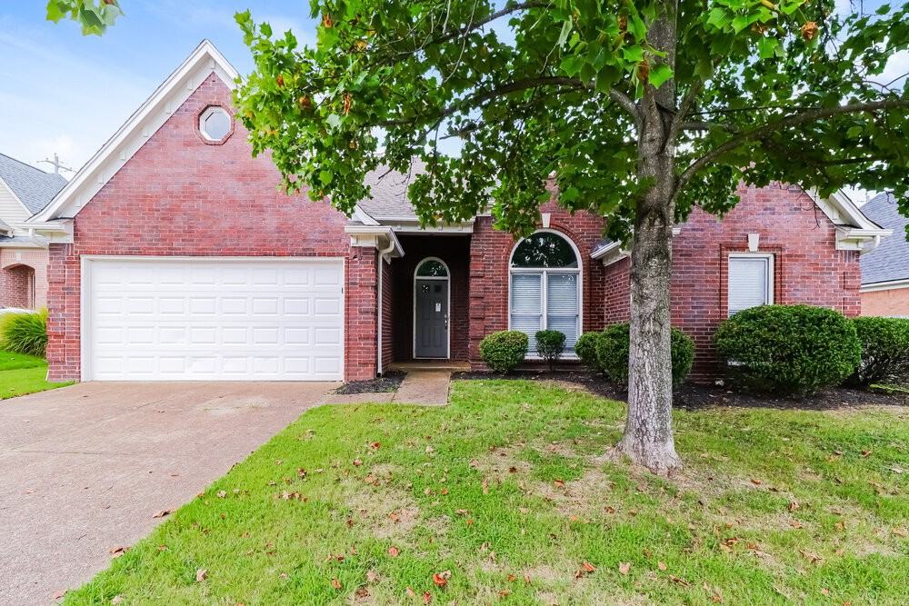 1883 Banstead Dr - Photo 2 of 16