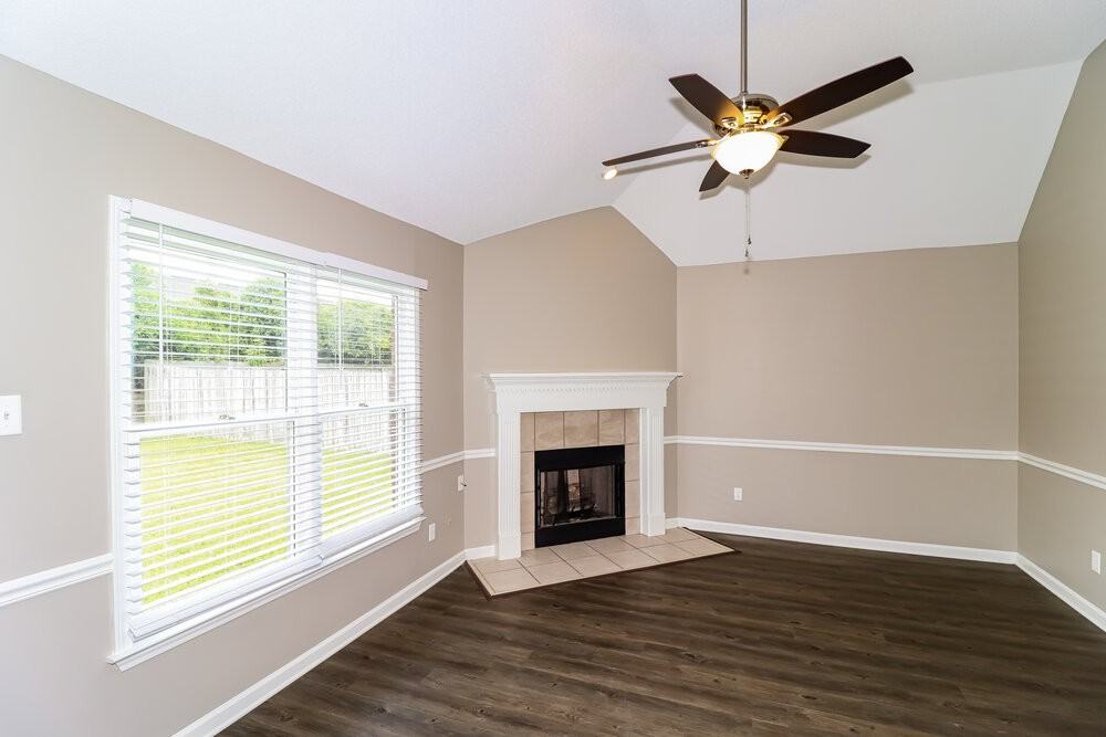 1883 Banstead Dr - Photo 6 of 16